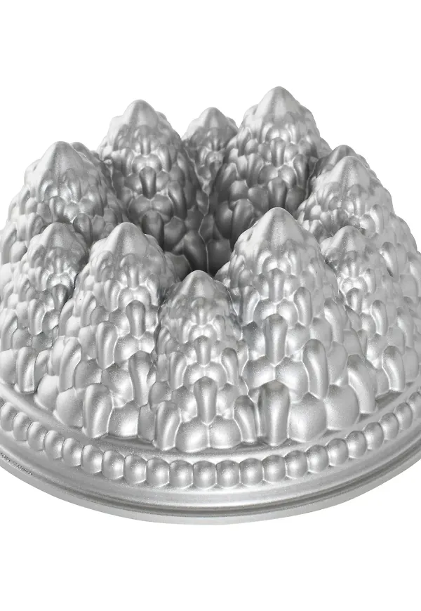 Riktigt snygg bakform i silverfärgade från Nordic Ware.