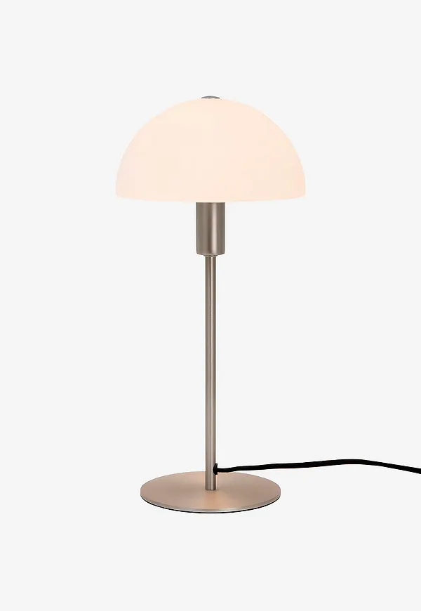 Supersnygg silver lampa 2025 från Nordlux.