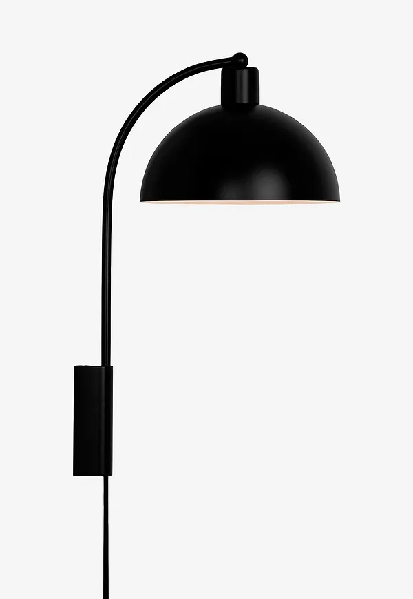 Svart Nordlux-lampa i komfortabel modell.
