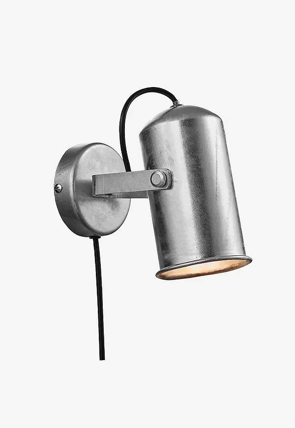 Silver lampa som passar perfekt till sommaren 2025!