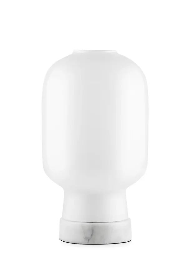 Mysig vit bordslampa 2025 från Normann Copenhagen.