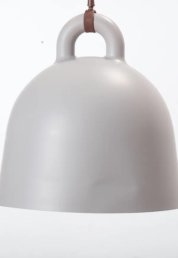 Beige Normann Copenhagen-taklampa i riktigt snygg modell.