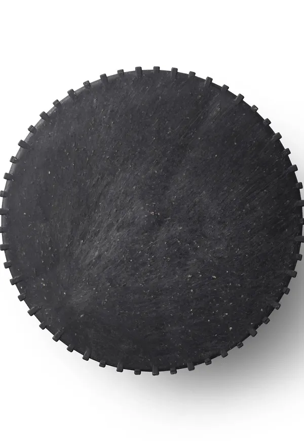 Otroligt snygg svart hängare 2025 från Normann Copenhagen.