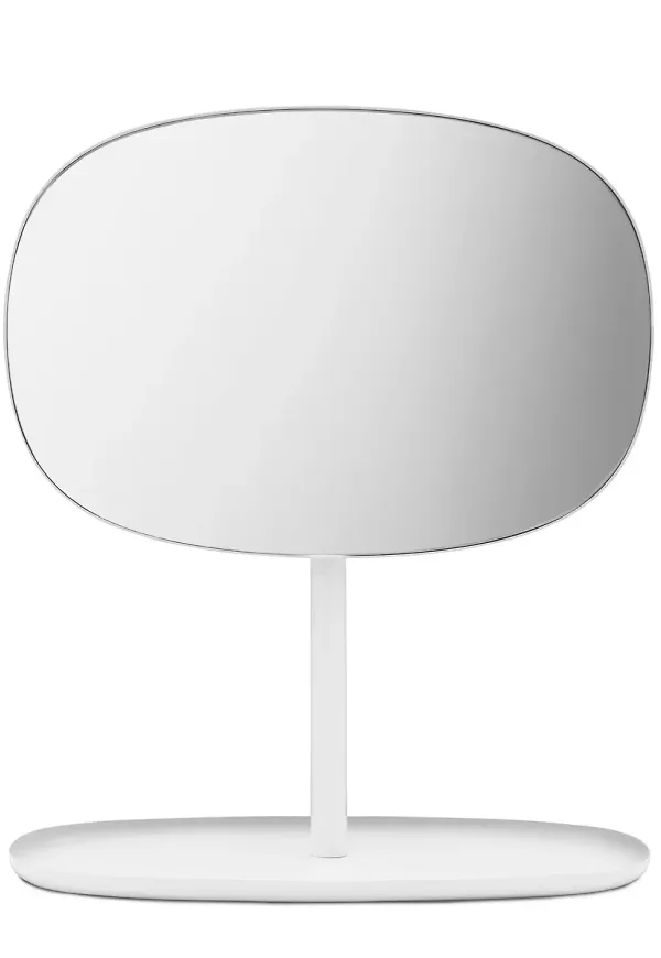 Vit Normann Copenhagen-spegel i otroligt fin modell.