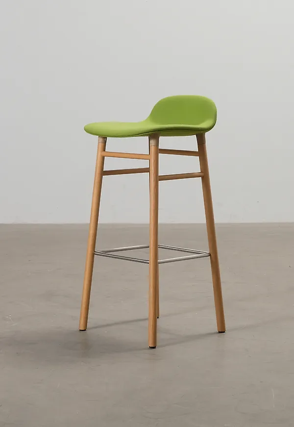 Normann Copenhagen stol som passar perfekt till sommaren 2025!