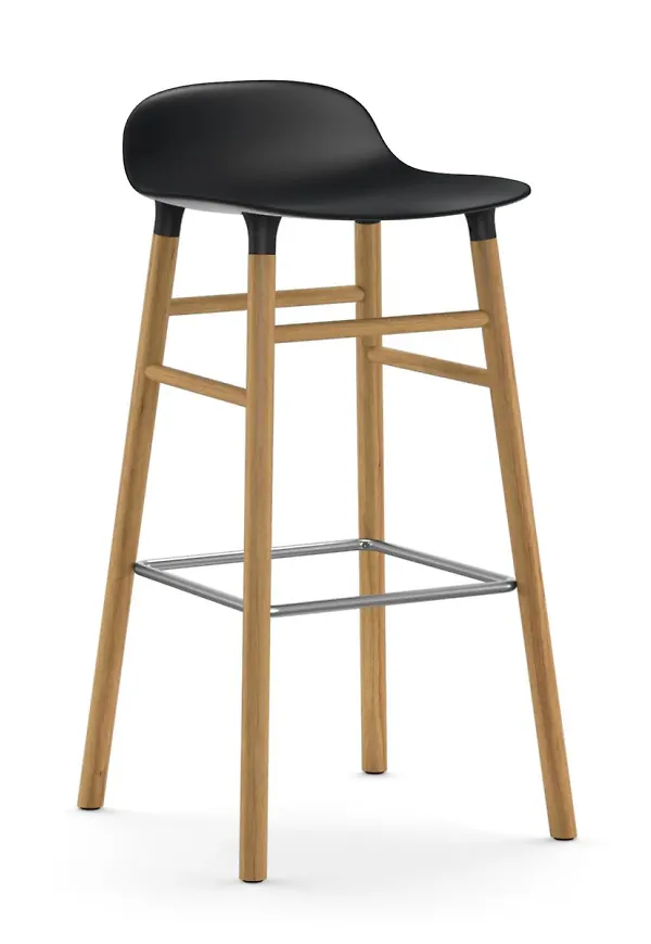 Svart Normann Copenhagen-barstol i smickrande modell.