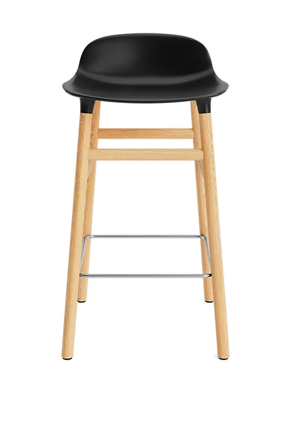 Mysig svart stol 2026 från Normann Copenhagen.