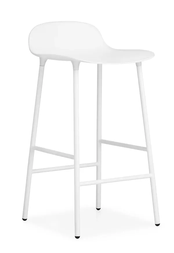 Vacker barstol i vitt från Normann Copenhagen.
