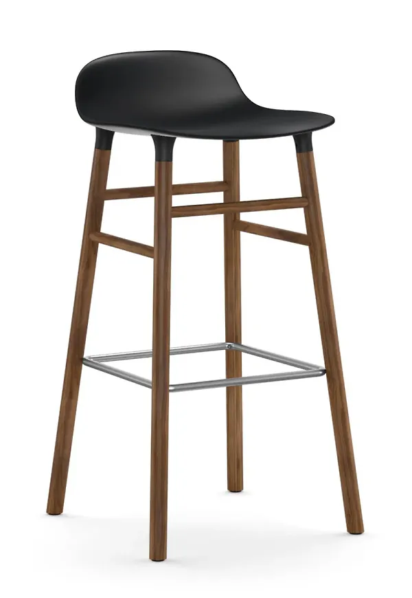 Härlig barstol i svart från Normann Copenhagen.
