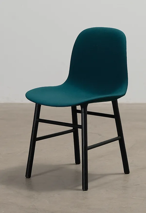 Riktigt fin ekstol 2025 från Normann Copenhagen.