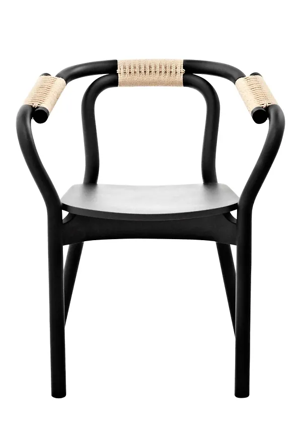 Stilren stol i svart från Normann Copenhagen.