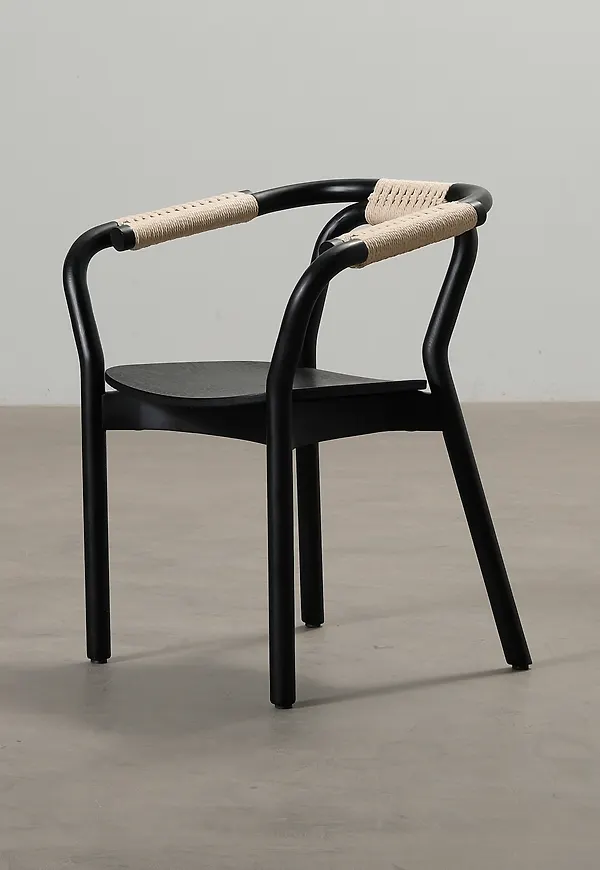 Klassisk stol 2025 från Normann Copenhagen.