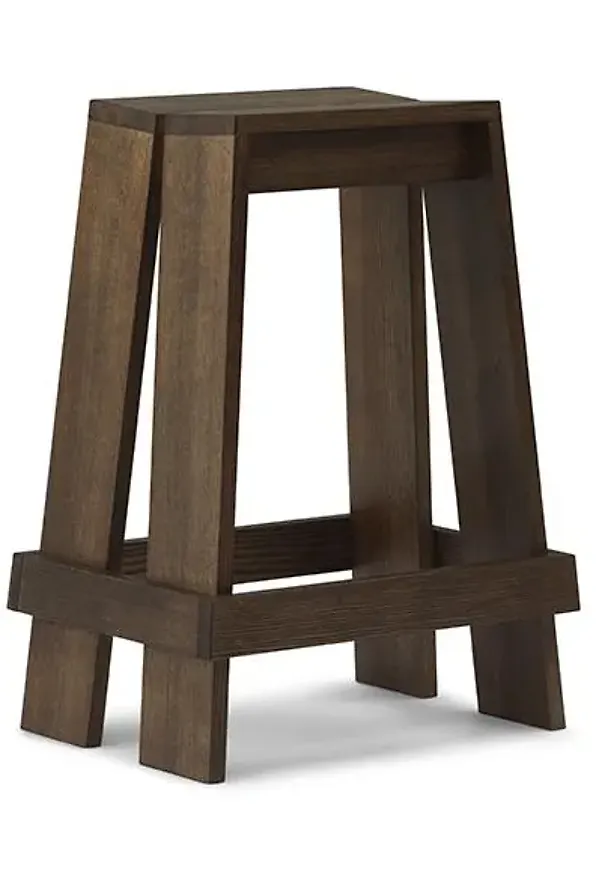 Moderiktig brun pall 2026 från Normann Copenhagen.