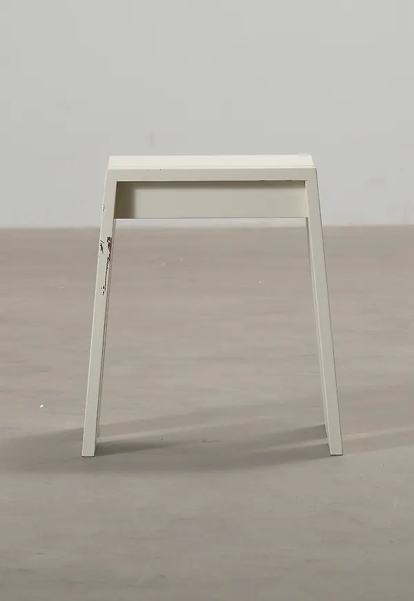 Stilriktig Stol som passar bra vid många olika tillfällen.