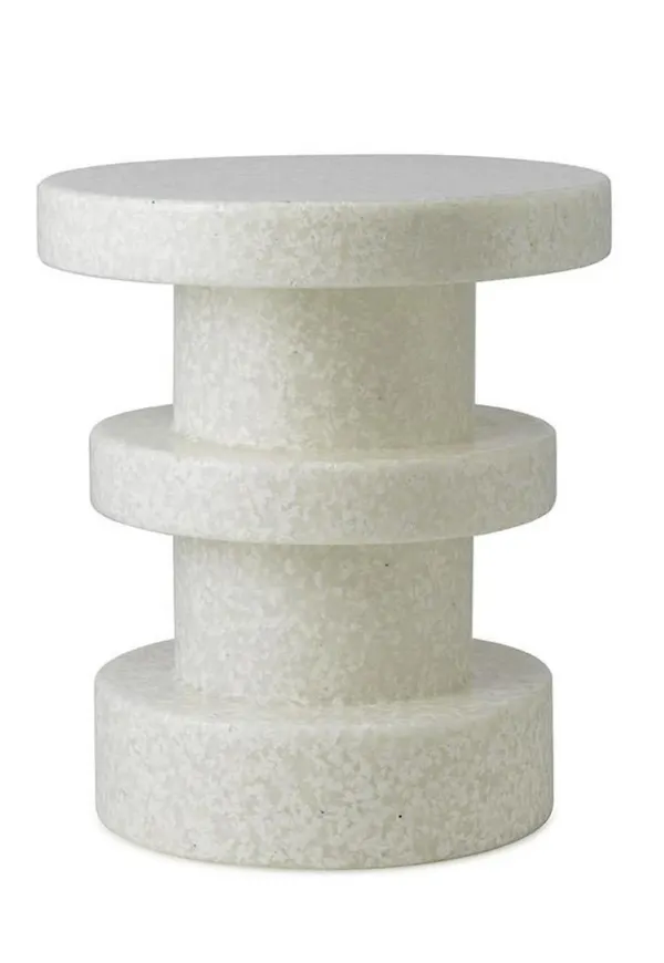 Riktigt snygg vit bord 2025 från Normann Copenhagen.