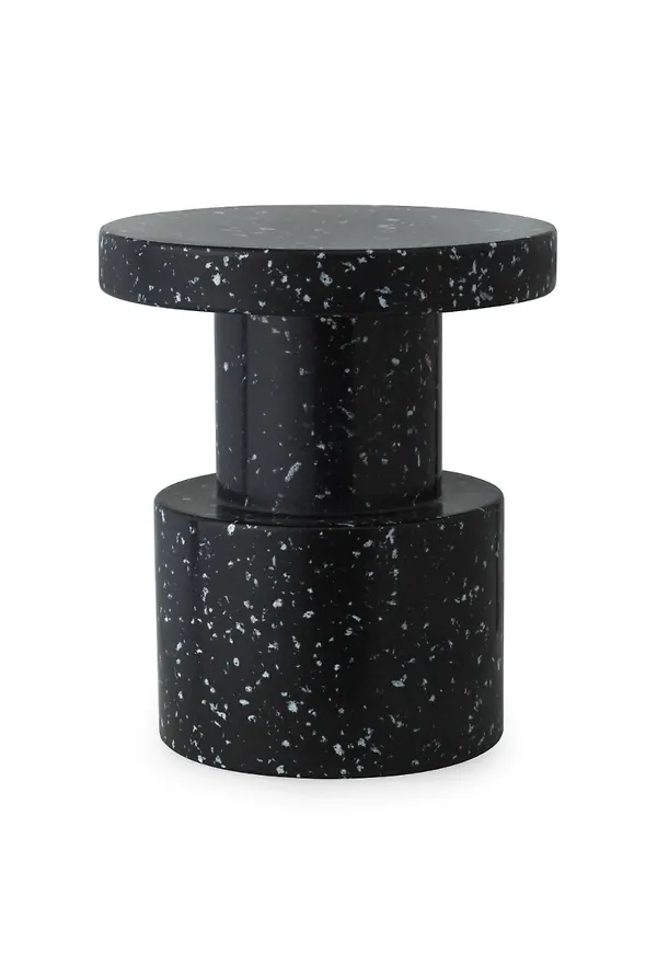 Modern svart bord 2025 från Normann Copenhagen.