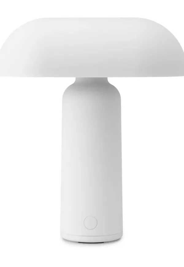 Moderiktig vit lampa 2024 från Normann Copenhagen.