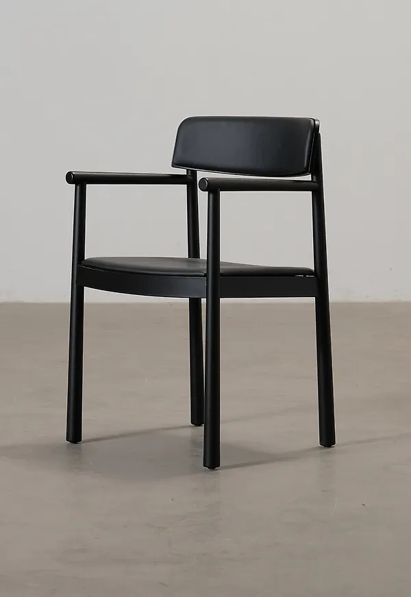 Exklusiv Stol som passar bra vid många olika tillfällen.