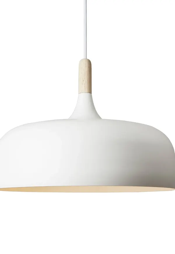 Superfin lampa i vitt från Northern.