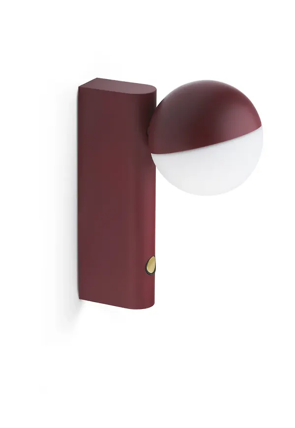 Röd Northern-bordslampa i fin modell.