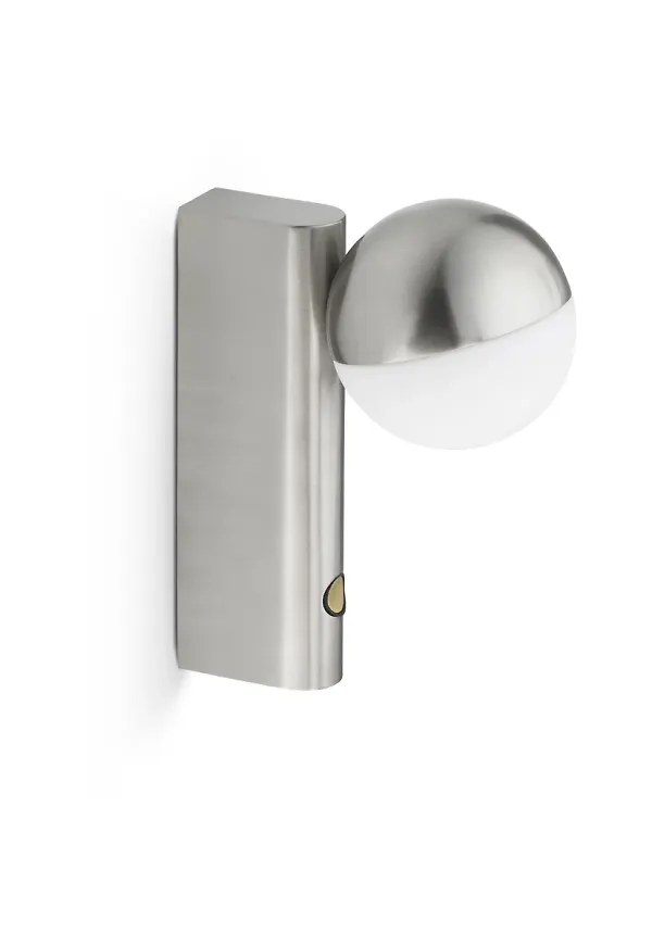Riktigt trendig silverfärgad lampa 2025 från Northern.