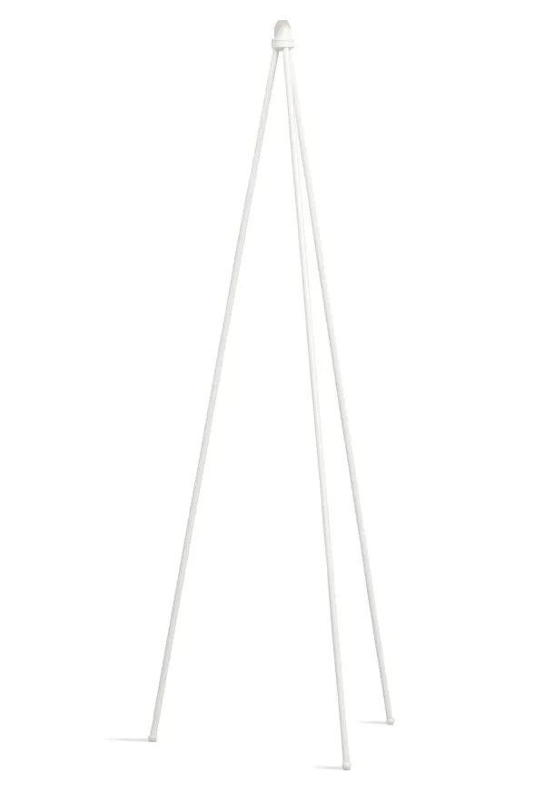 Snygg golvlampa i vitt från Northern.