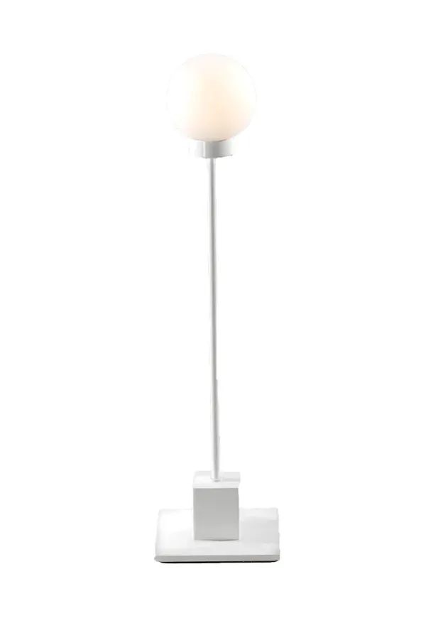 Jättesnygg vit lampa 2025 från Northern.