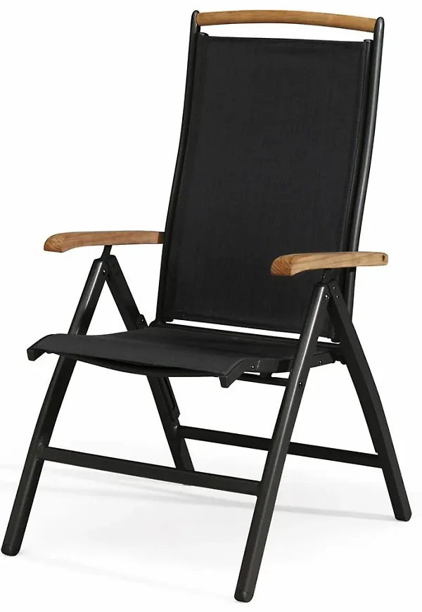 Riktigt fin Stol som passar bra vid många olika tillfällen.