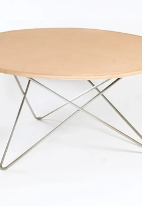 Vacker soffbord i beiget från OX DENMARQ.