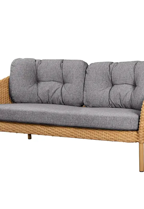 Mysig Soffa som passar bra vid många olika tillfällen.