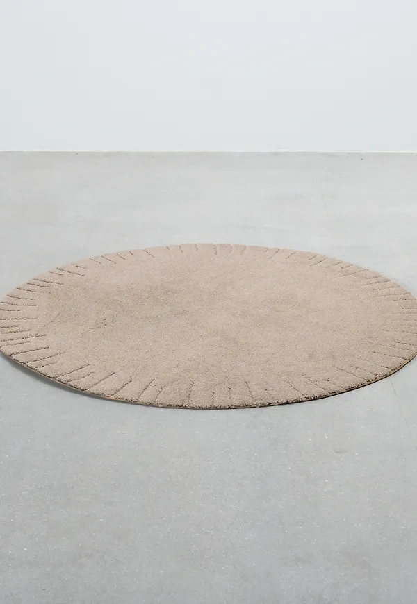 Moderiktig beige matta 2025 från Ogeborg.