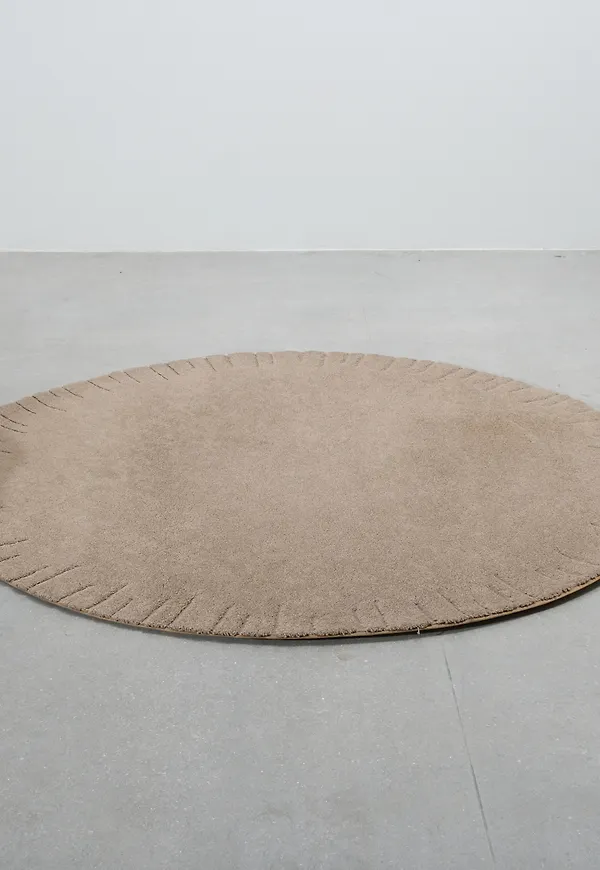 Moderiktig beige matta 2025 från Ogeborg.