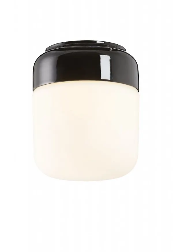 Svart Ifö Electric-taklampa i jättesnygg modell.