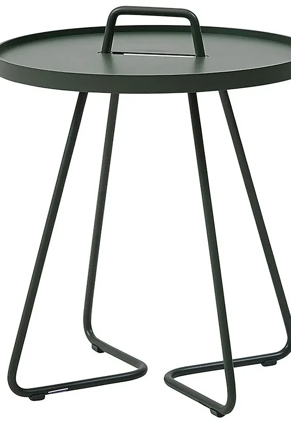 Fin bord 2025 från Cane-Line.