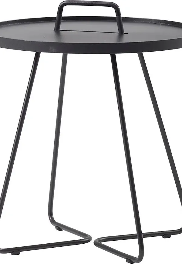 Riktigt fin sidobord 2025 från Cane-Line.