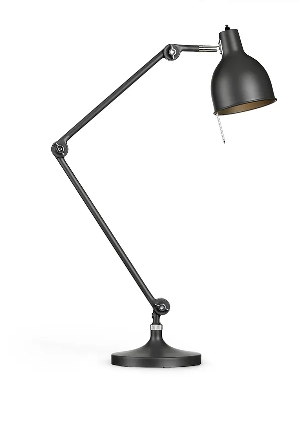 Jättefin skrivbordslampa 2026 från Örsjö Belysning.
