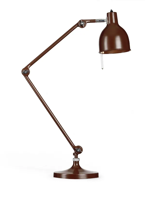 Röd Örsjö Belysning-skrivbordslampa i stilriktig modell.