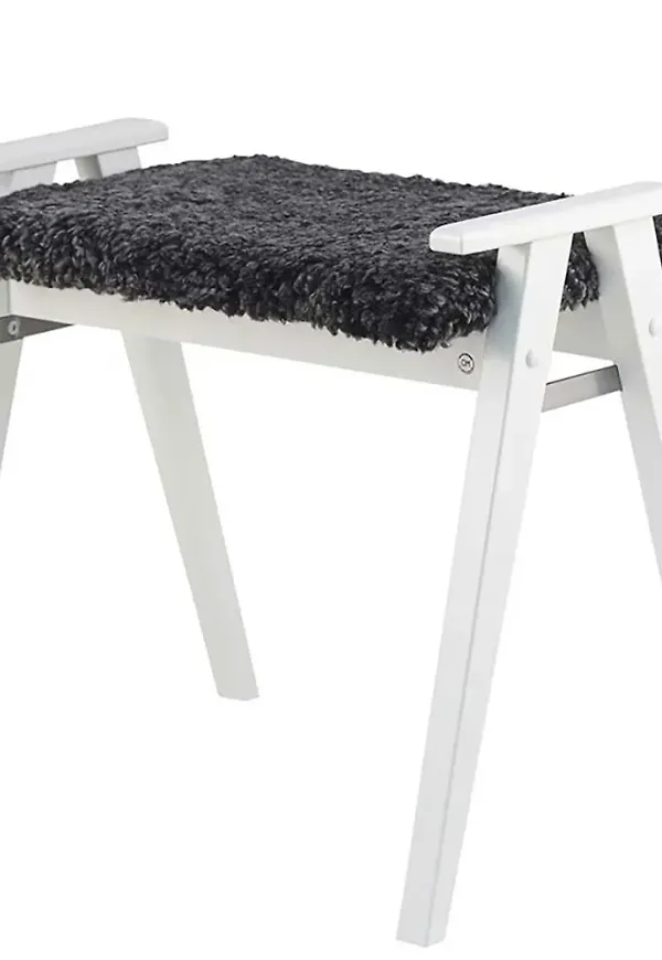 Fårskinnsmöbel som passar perfekt till sommaren 2025!