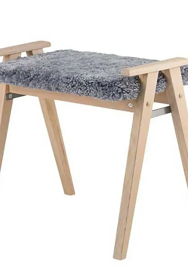 Jättesnygg ekmöbel 2025 från Oscarssons Möbel.