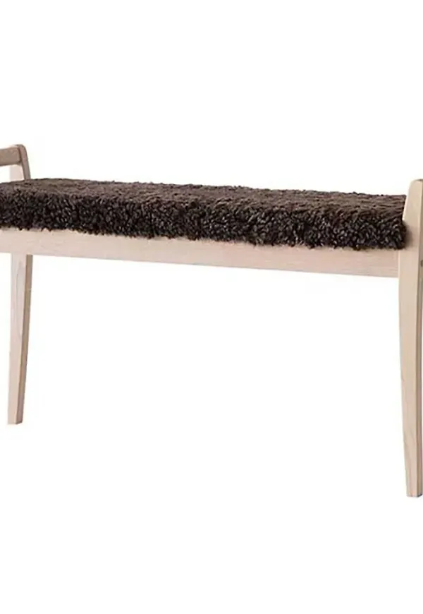 Otroligt fin bänk i fårskinn från Oscarssons Möbel.