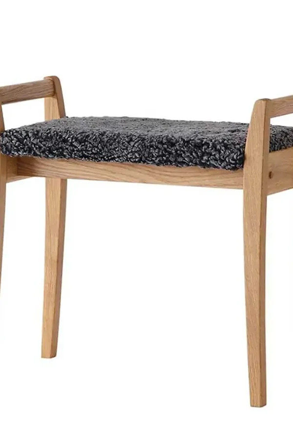 Stilriktig ekmöbel 2025 från Oscarssons Möbel.