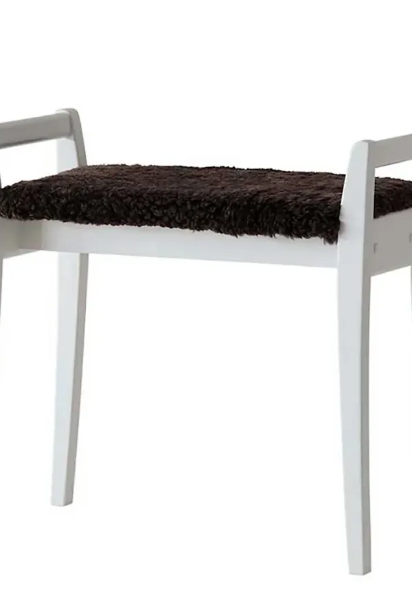 Exklusiv fårskinnsmöbel 2025 från Oscarssons Möbel.