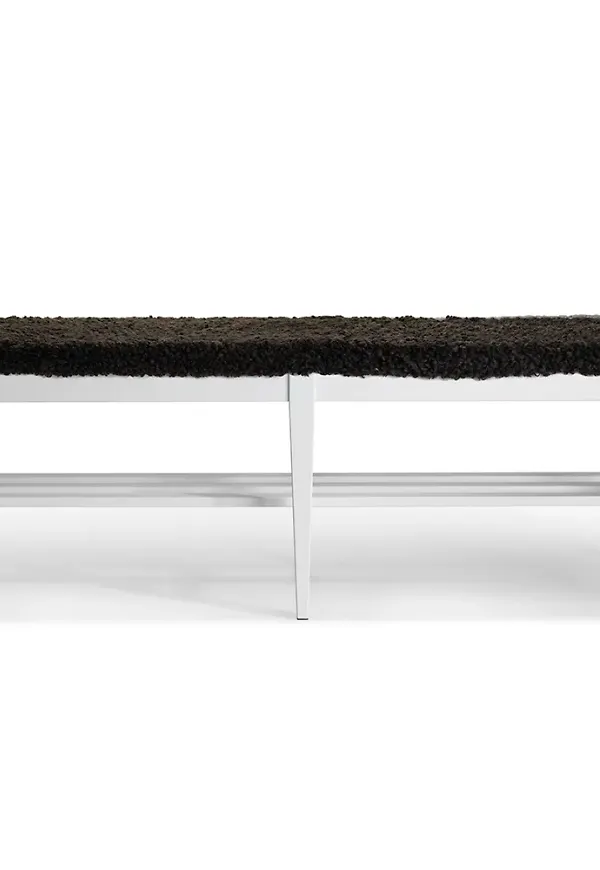 Härlig bänk i brunt från Oscarssons Möbel.