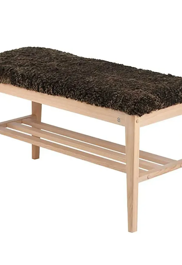 Stilriktig brun bänk 2025 från Oscarssons Möbel.