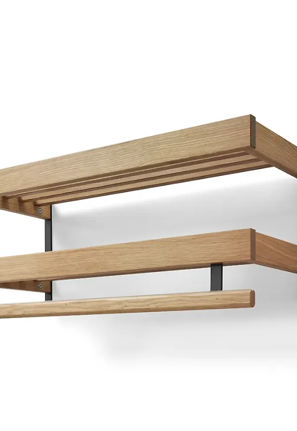 Vacker ekmöbel 2025 från Oscarssons Möbel.