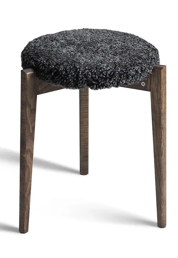 Jättefin fårskinnsmöbel 2025 från Oscarssons Möbel.