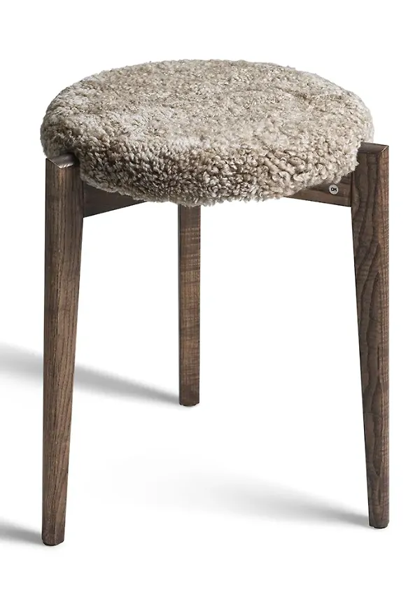 Fårskinnsmöbel som passar perfekt till sommaren 2025!