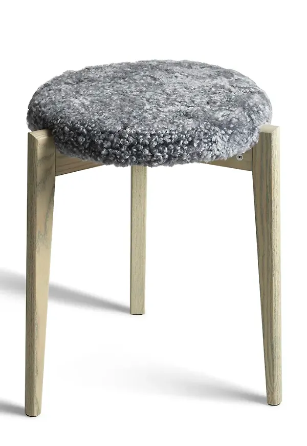 Fårskinnsmöbel som passar perfekt till sommaren 2025!