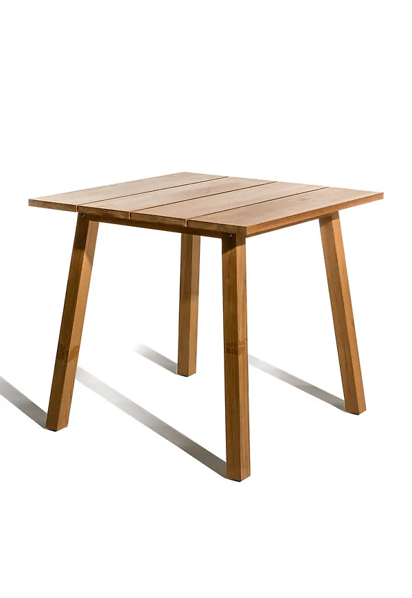 Fantastiskt snygg bord som passar bra vid många olika tillfällen.