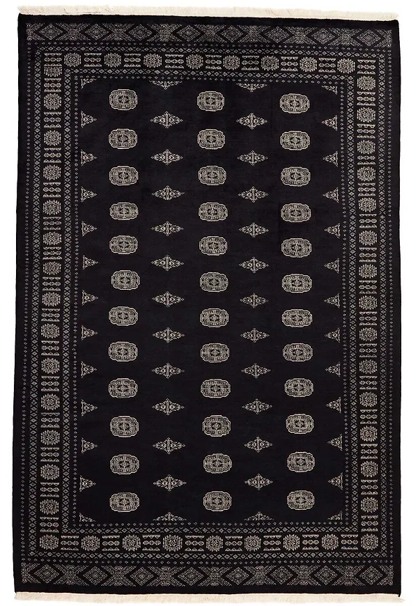 Härlig matta i svart från Rezas.